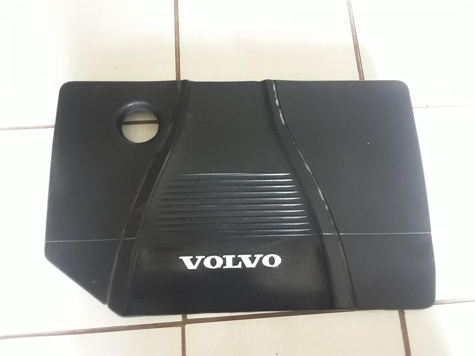 2006 volvo s40 mk2 engine cover - Private Seller 2006 volvo s40 mk2 engine cover - Private Seller