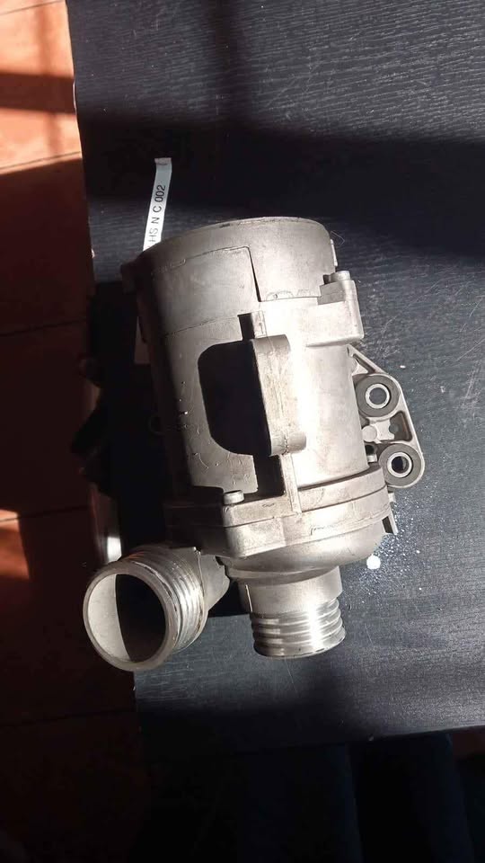 Bmw f10 525i water pump - Private Seller