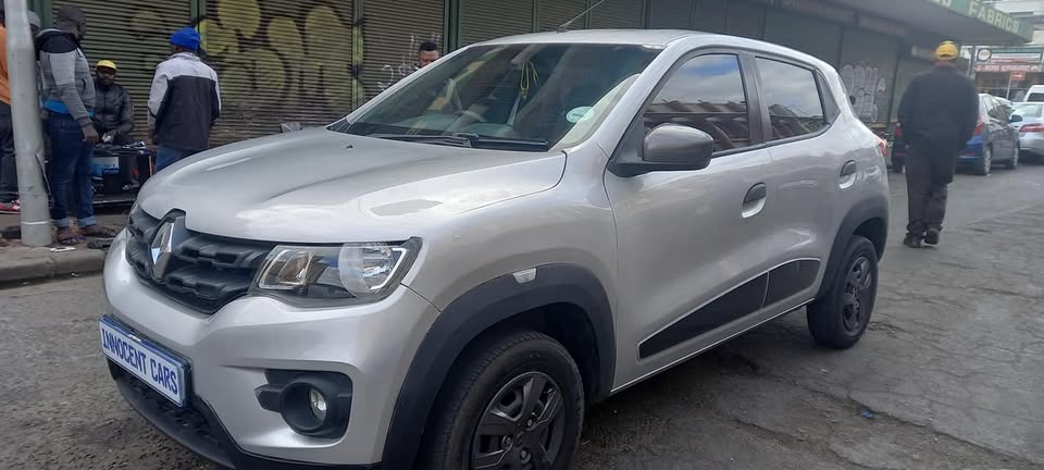 USED 2017 RENAULT KWID 1.0 AUTOMATIC PETROL. HATCHBACK 87000KMS SILVER COLOUR