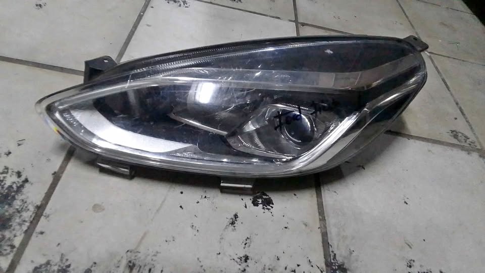 Ford fiesta headlight - Private Seller Ford fiesta headlight - Private Seller