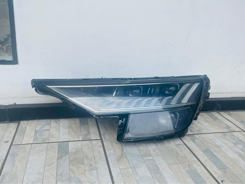 Audi Q8 full matrix headlight - Private Seller Audi Q8 full matrix headlight - Private Seller