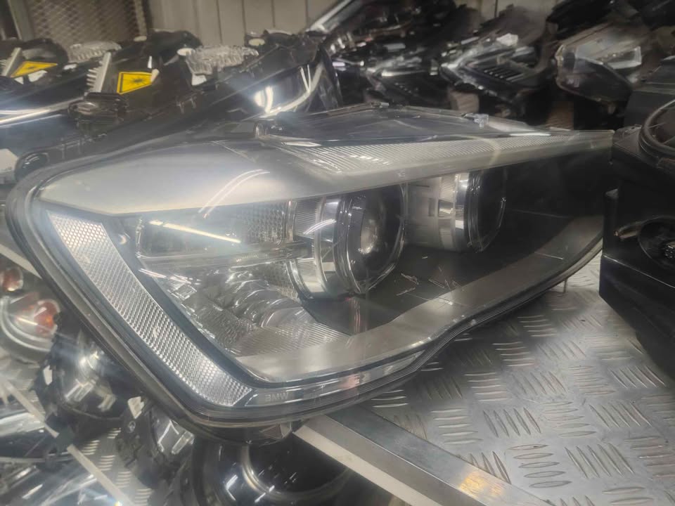 BMW X3 F25/F26 right headlight - Private Seller BMW X3 F25/F26 right headlight - Private Seller