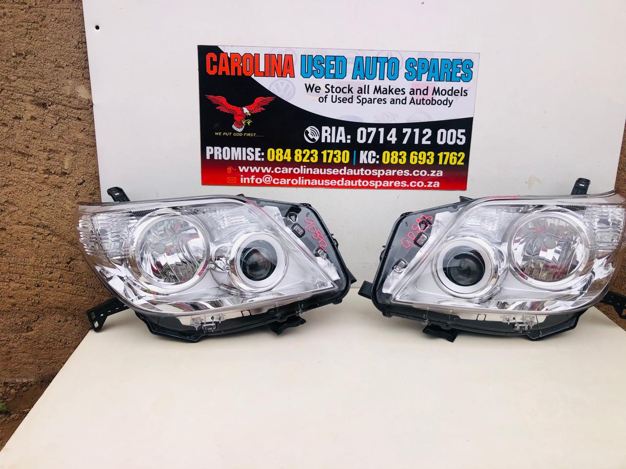 Toyota Prado left and right side halogen headlight (2008-2011) - Private Seller Toyota Prado left and right side halogen headlight (2008-2011) - Private Seller