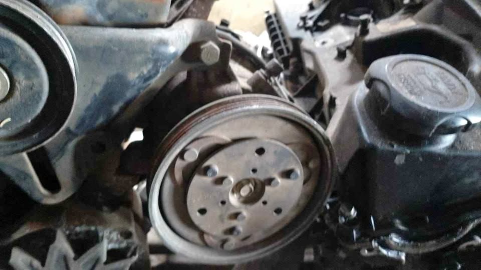 Nissan Maxima 3.0 V6 VG30 aircon pump - Private Seller Nissan Maxima 3.0 V6 VG30 aircon pump - Private Seller