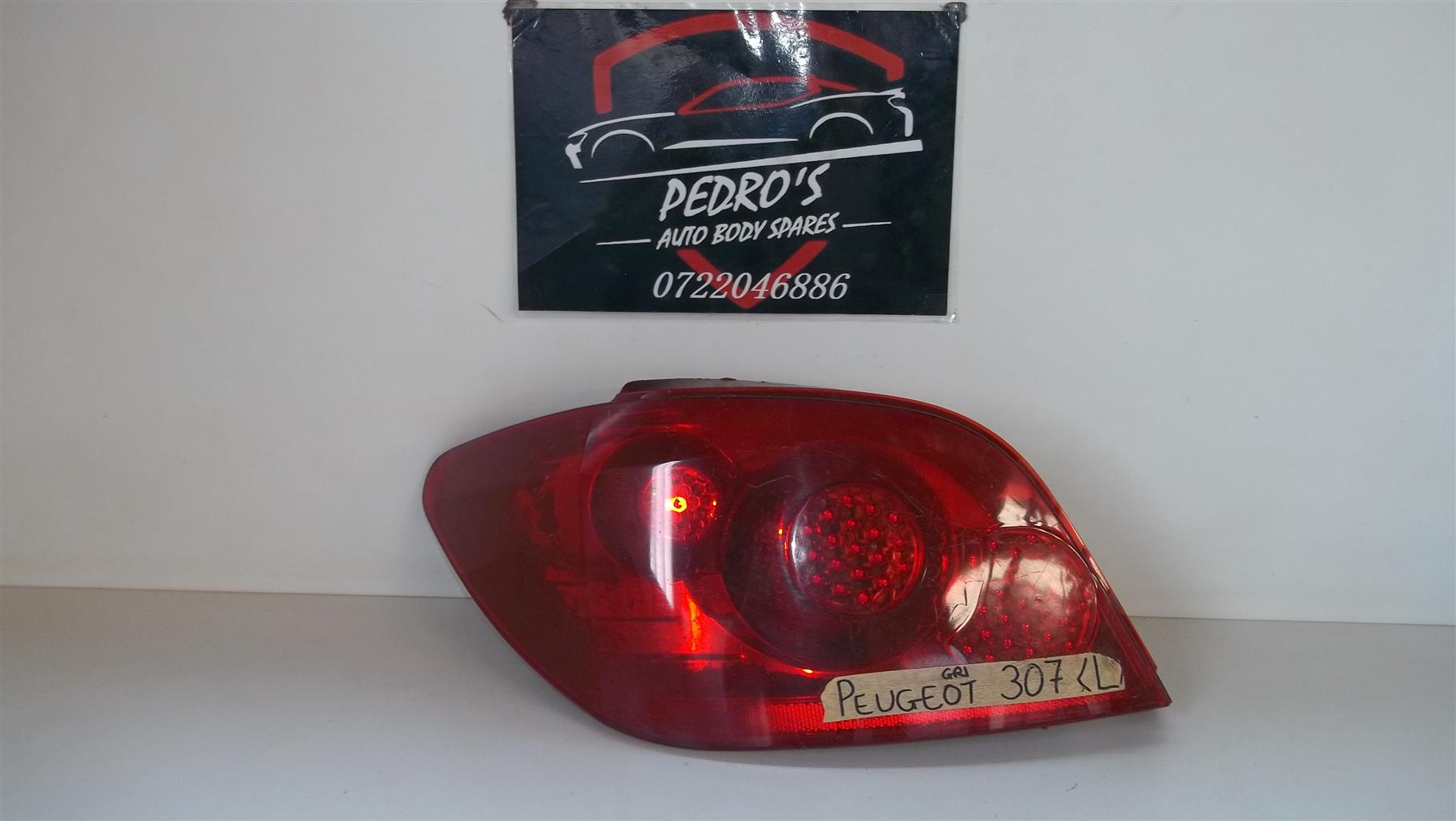 Peugeot 307 tail light (Left) - Private Seller Peugeot 307 tail light (Left) - Private Seller