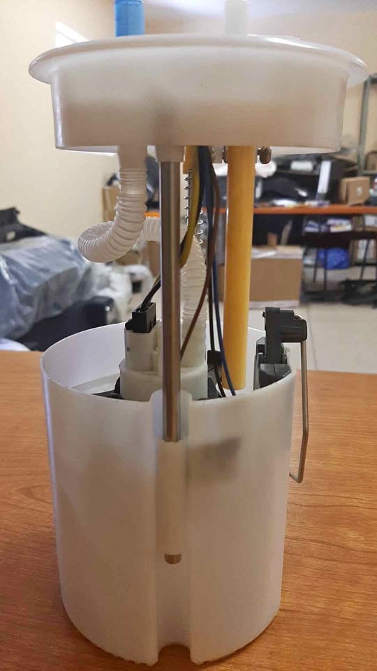 POLO VIVO FUEL PUMP. SECOND HAND. FOR VARIOUS OTHER CARS TOO