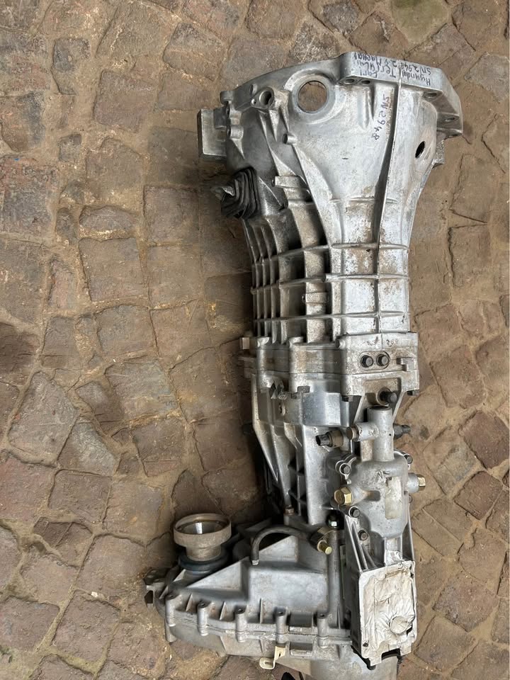 Hyundai Terrecan 2.9 CRDi 4x4 gearbox for sale WhatsApp or call - Private Seller