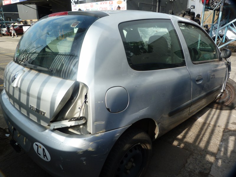 Renault Clio II 16V Manual Silver 2008 STRIPPING FOR SPARES - Private Seller Renault Clio II 16V Manual Silver 2008 STRIPPING FOR SPARES - Private Seller