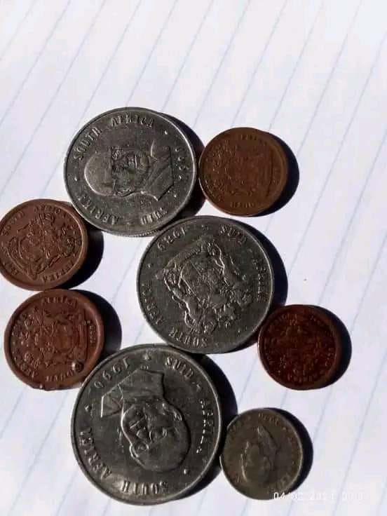 I'm selling my old south Africa coins
