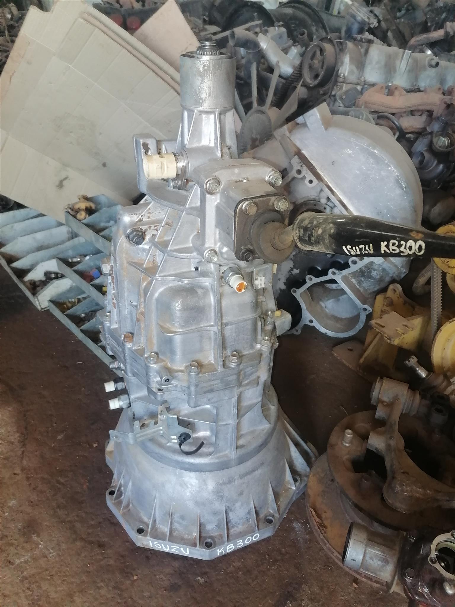 2x4 gearbox kb 300 4jj1 engine for sale - Private Seller