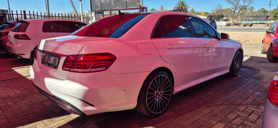 MERCEDUS BENZ E250 AMG  2014
