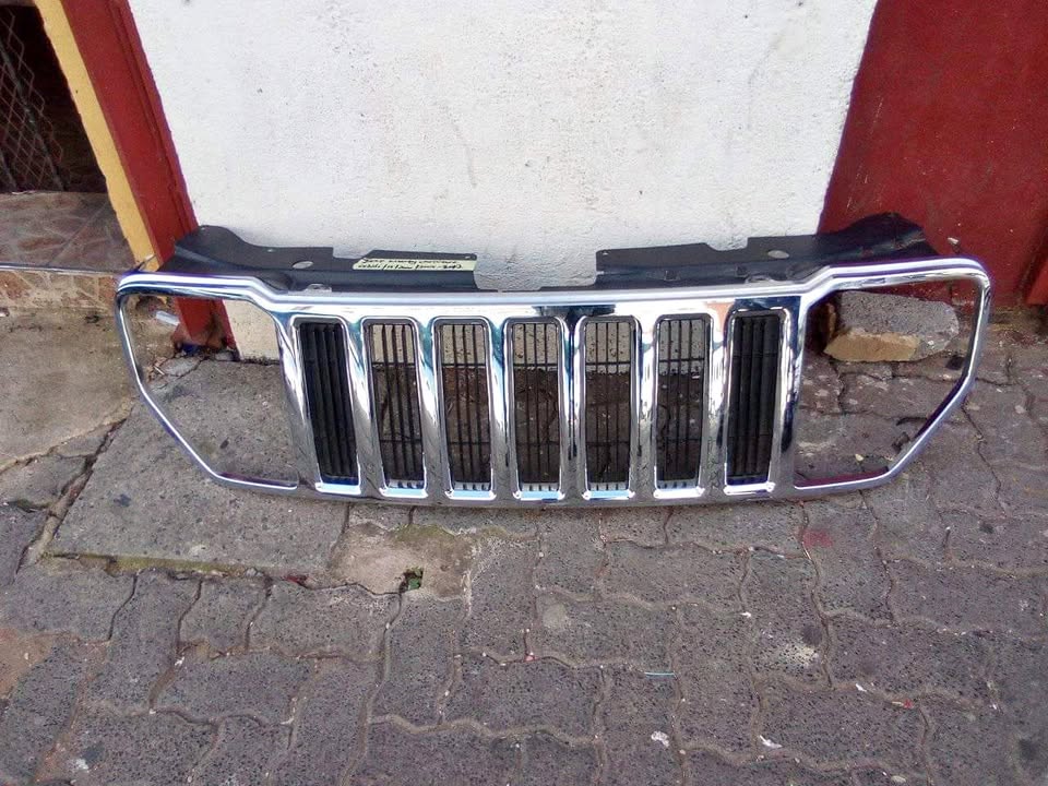 Jeep liberty Cherokee front grill - Private Seller Jeep liberty Cherokee front grill - Private Seller