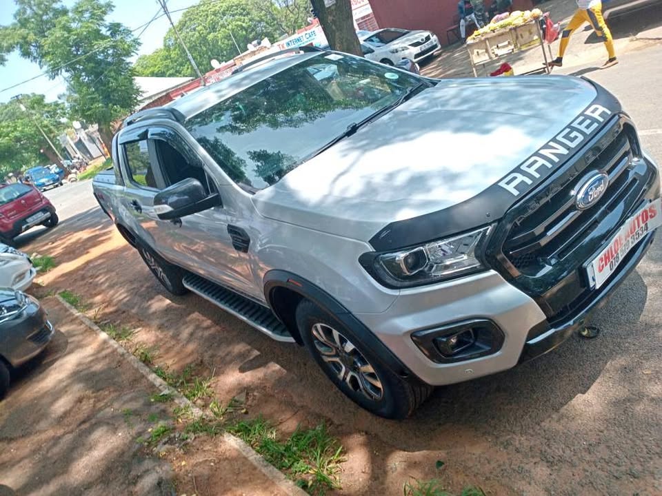 Ford ranger 2.0 bi-turbo Automatic 4×4 Double Cab  2022 53km Silver  Sparekey