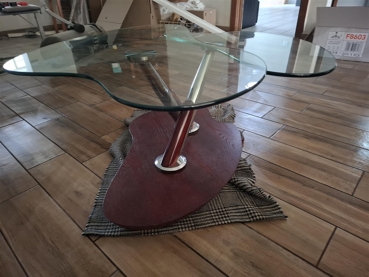 Coffee table with adjustable table tops Coffee table with adjustable table tops