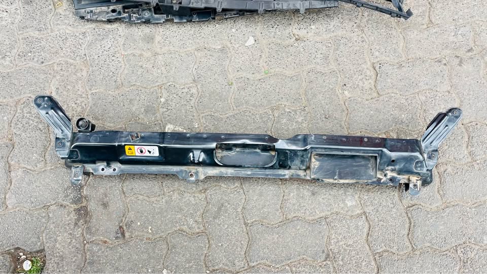 Hyundai Elantra upper cradle/radiator cover - Private Seller Hyundai Elantra upper cradle/radiator cover - Private Seller