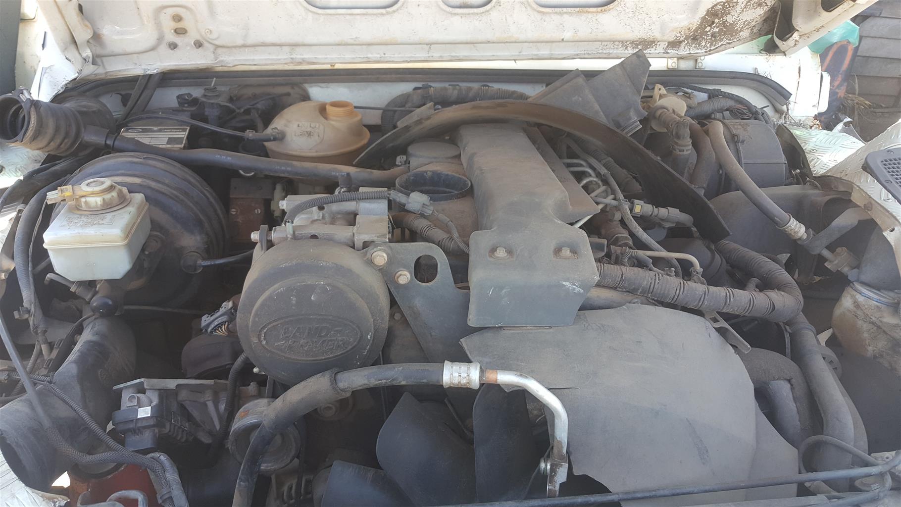 DEFENDER PUMA 2.4 2010 STRIPPING FOR SPARES
