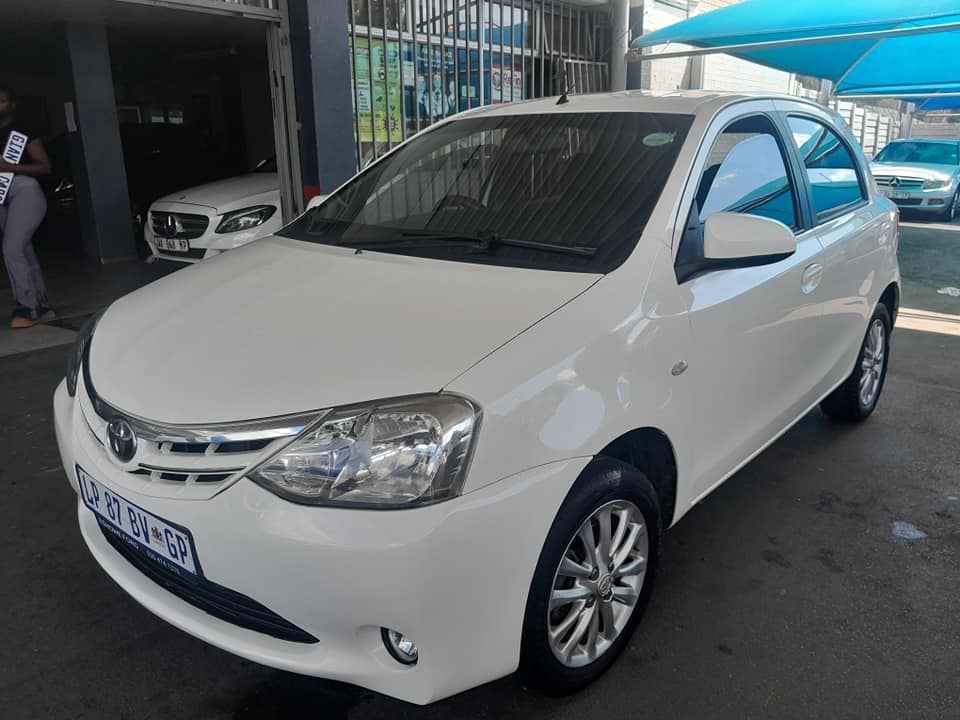 2020 TOYOTA ETIOS 1.5 HATCHBACK MANUAL