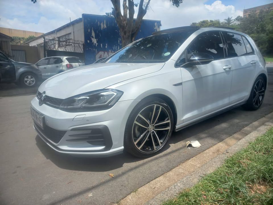 VW Golf 7.5 GTD 2.0 Diesel 2018 Model, Automatic Sunroof, White Color, Mileage 112000kms,