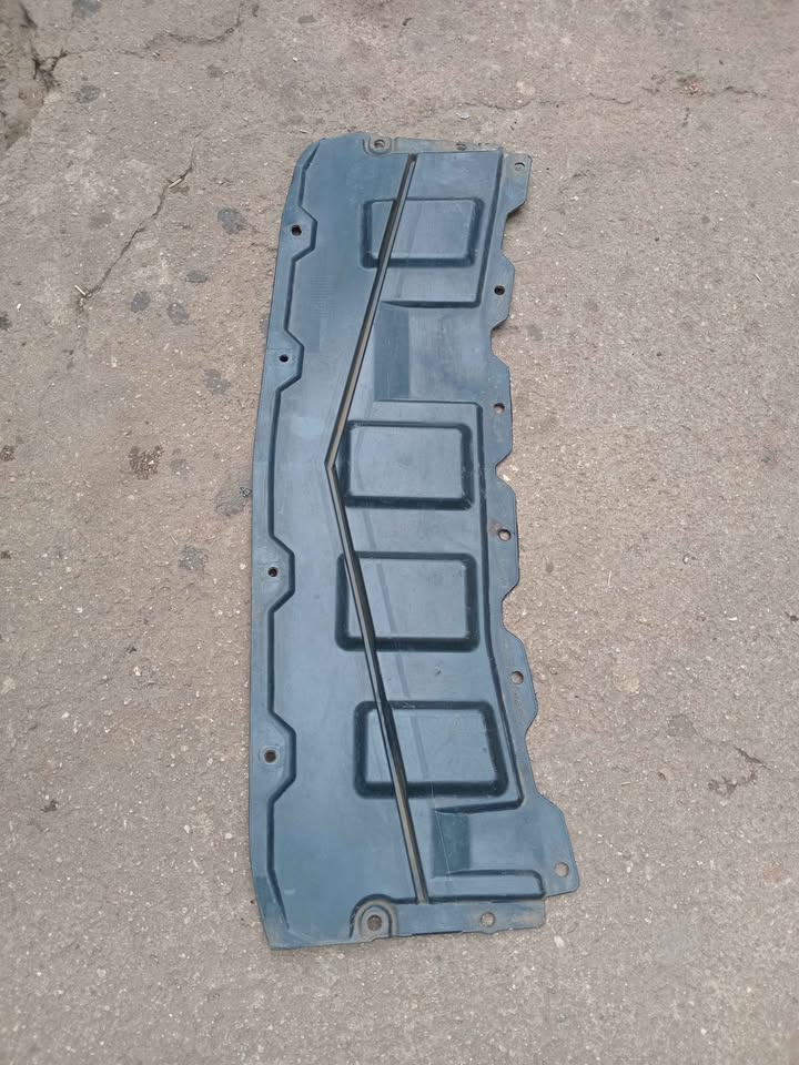 Nissan Almera lower engine cover - Private Seller