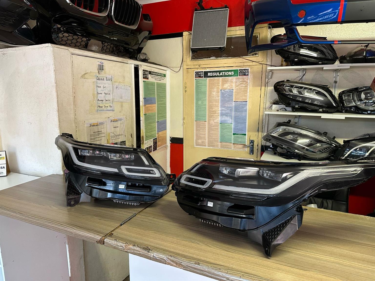 2022 RANGE ROVER VELAR LED HEADLIGHT RIGHT AND LEFT IN PRESTINE CONDITION - Private Seller
