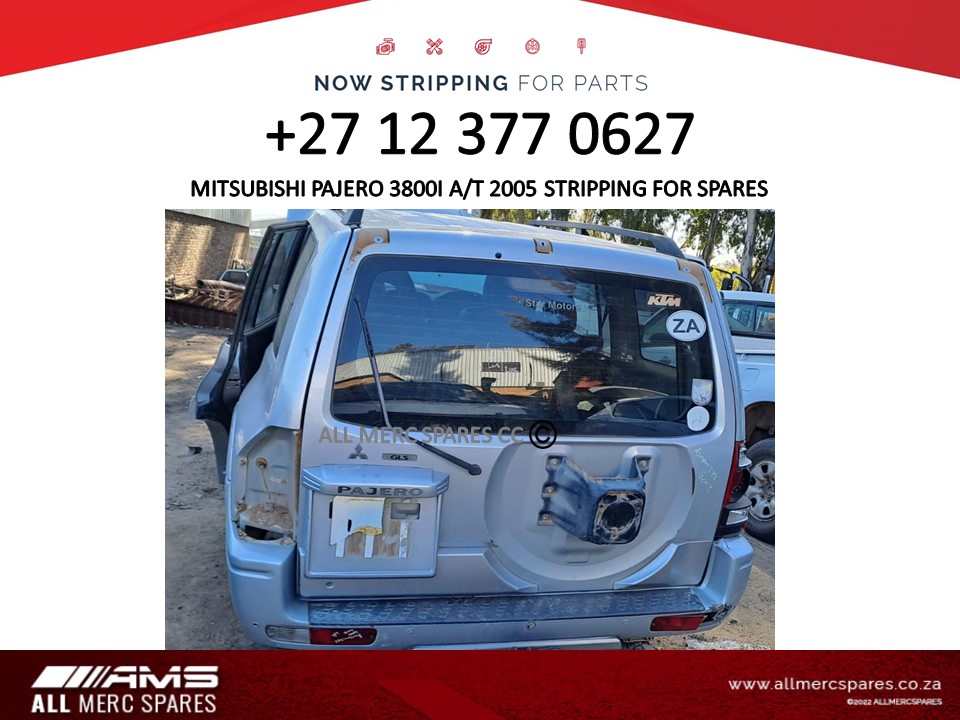 Mitsubishi Pajero 3.8 Silver breaking for parts used spares for sale - Private Seller