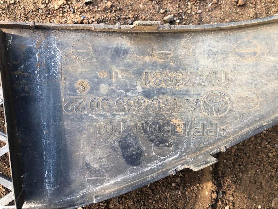 Mercedes Benz w176 lower bumper grill