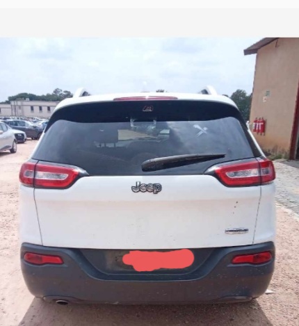 Jeep Cherokee Breaking-Down for Parts. - Private Seller Jeep Cherokee Breaking-Down for Parts. - Private Seller