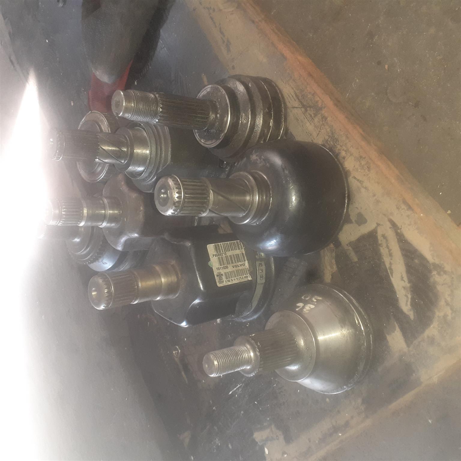 VOLVO CV TRIPODS FOR SALE (DELIVERY AVAILABLE COUNTRY WIDE) - Private Seller VOLVO CV TRIPODS FOR SALE (DELIVERY AVAILABLE COUNTRY WIDE) - Private Seller
