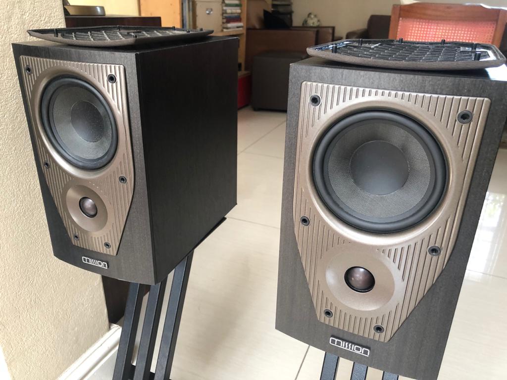 mission m71 bookshelf speakers