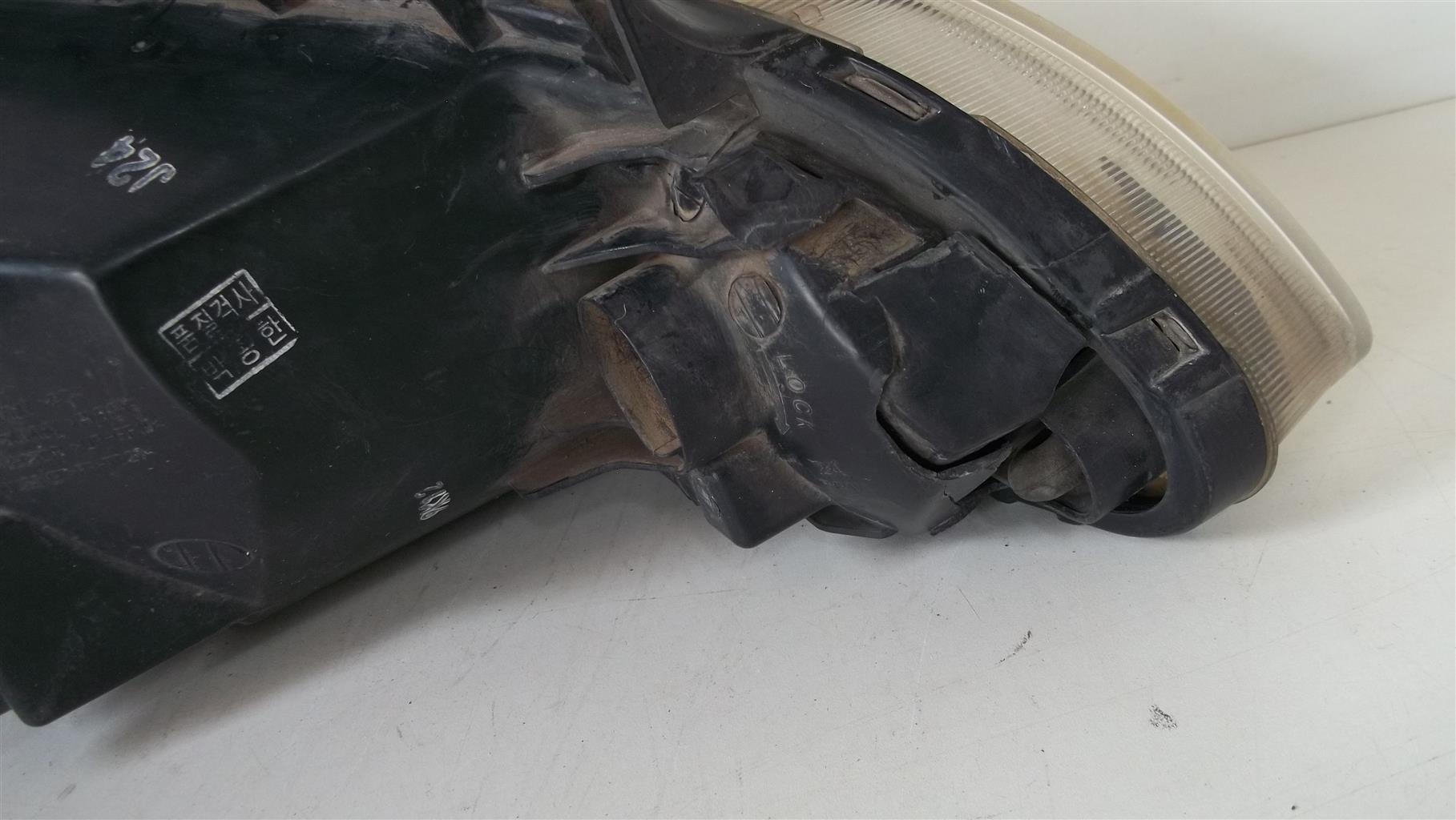 Hyundai Getz '11 left headlight - Private Seller