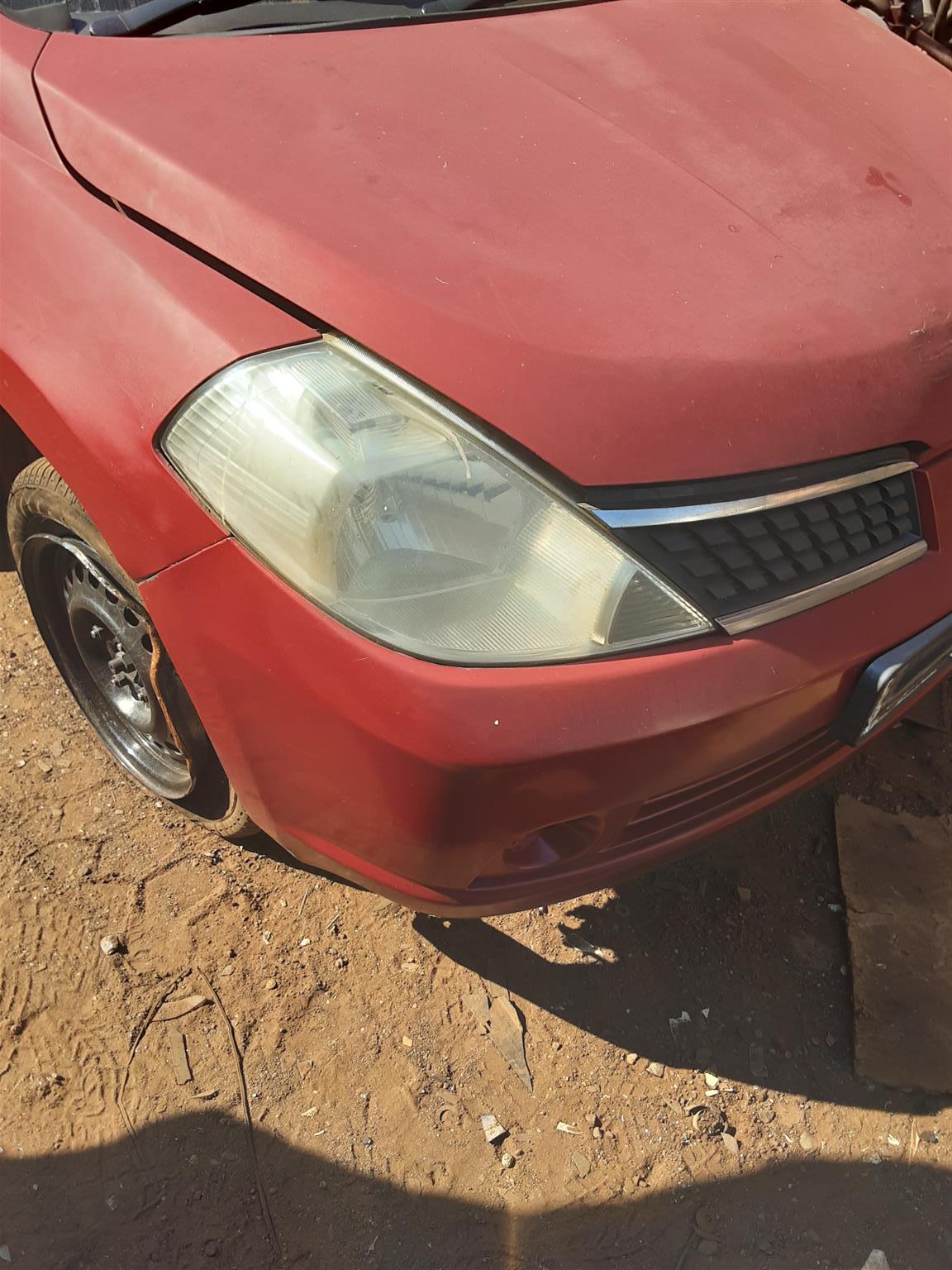 2006 Nissan Tiida Hatchback 1.6 Spares - Maroon - Private Seller