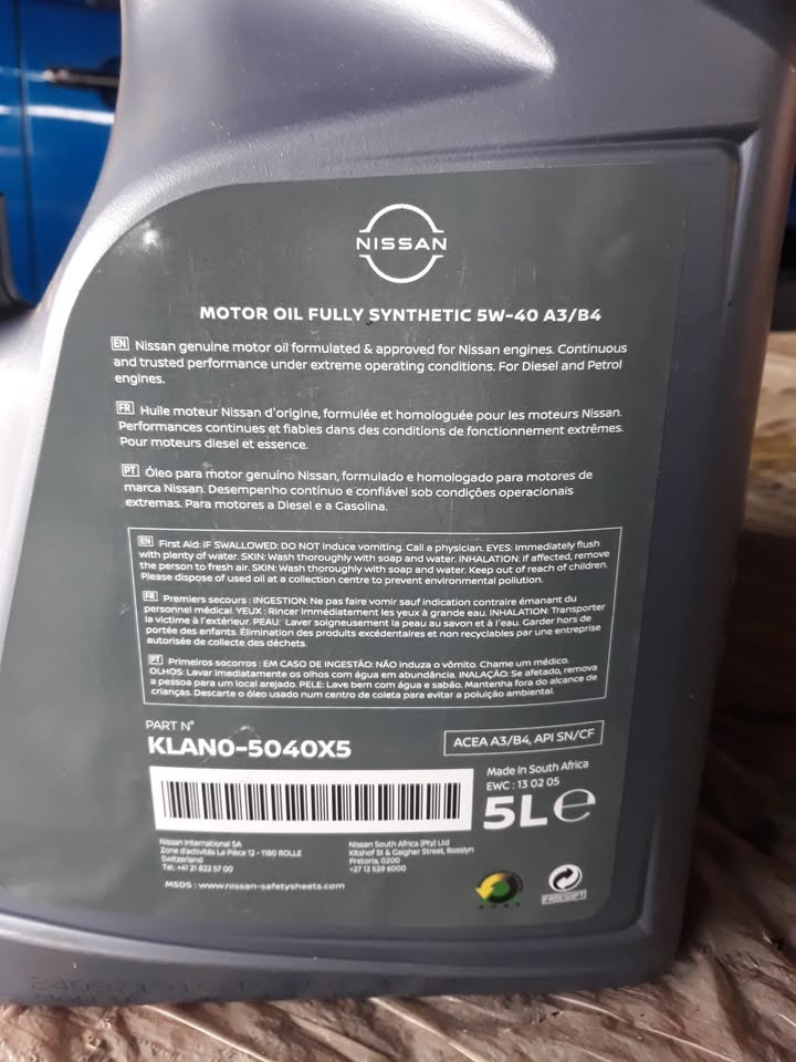 Nissan  5W-40 Engine Oil - Private Seller