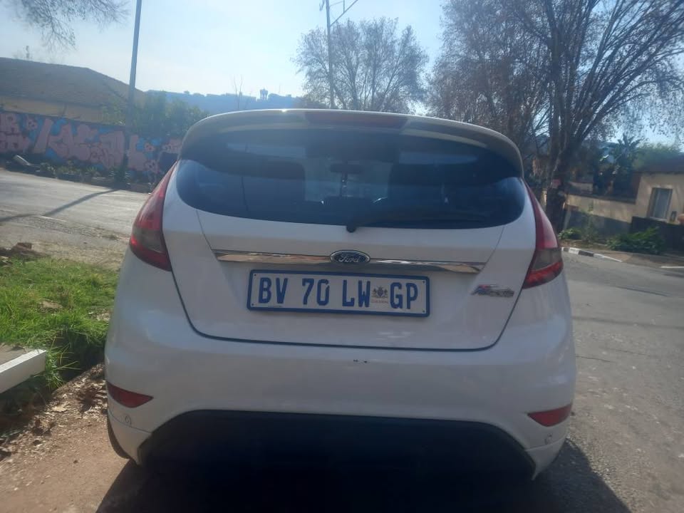 2012 Ford Fiesta 1.6 Petrol, Manual, White, 92000km R90,000 Leather seats