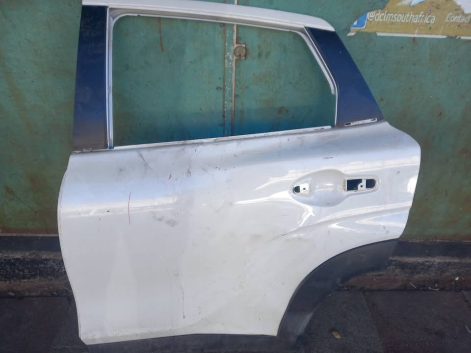 2012 - 2022 MAZDA CX 5 LEFT BACK DOOR - Private Seller