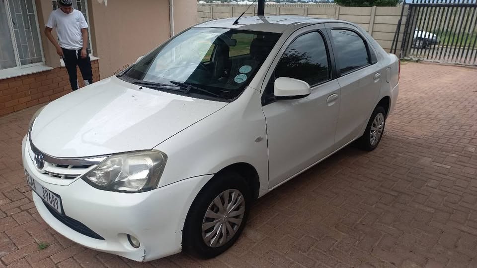 TOYOTA ETIOS SEDAN