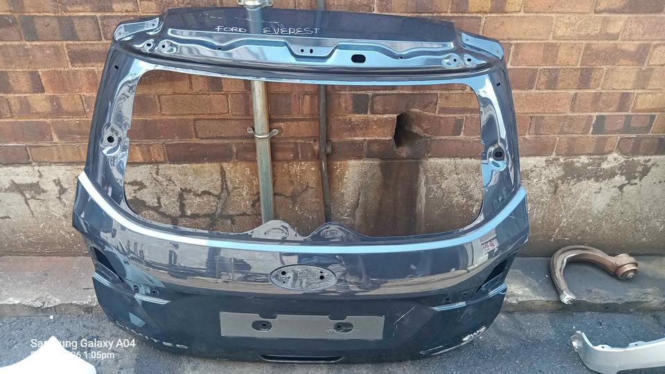 Ford Everest tailgate - Private Seller Ford Everest tailgate - Private Seller