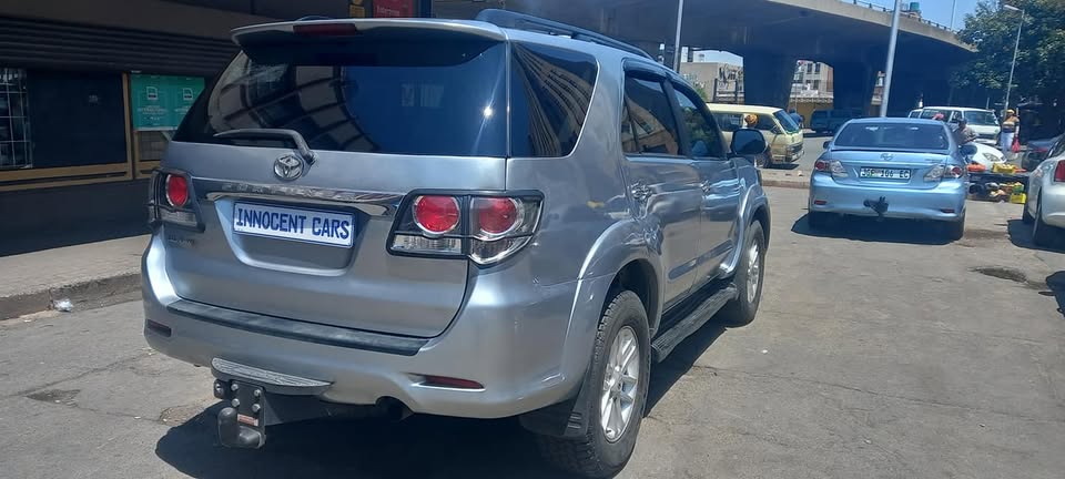 2015 TOYOTA FORTUNER 3.0 D4D AUTOMATIC, SILVER GOLD COLOR, MILEAGE