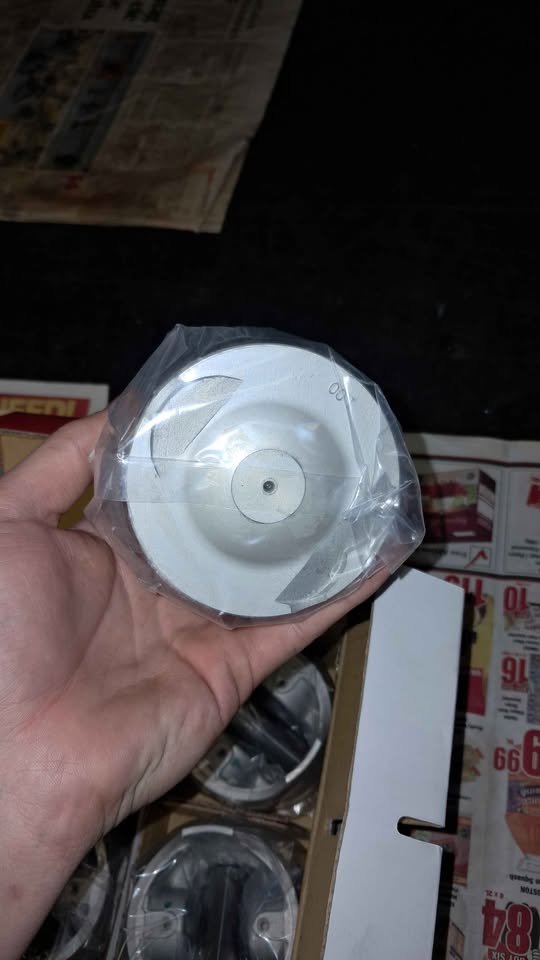 Mazda F6 aftermarket pistons brand new