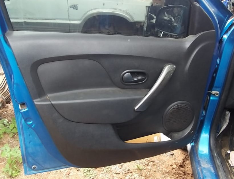 DOORS/DOOR PANELS RENAULT SANDERO 2017 - Private Seller DOORS/DOOR PANELS RENAULT SANDERO 2017 - Private Seller