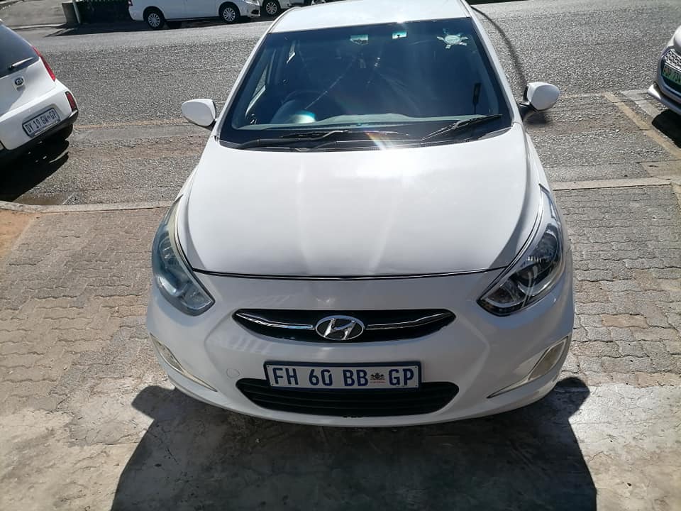 2016 Hyundai Accent 1.6 Sedan Automatic with a Nice interior seat