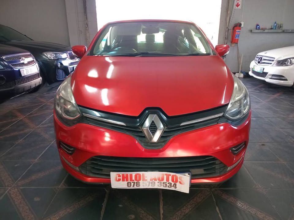 2017 Renault Clio 900T Maroon, Manual, Petrol, 82000km