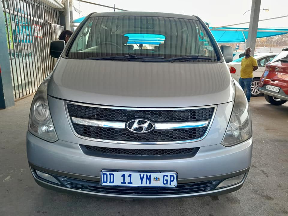2015 HYUNDAI H1 2.5 AUTOMATIC 2015 HYUNDAI H1 2.5 AUTOMATIC