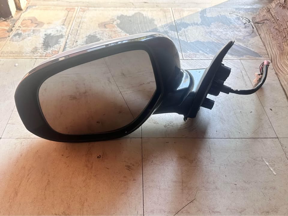 Mitsubishi outlander left side mirror 2014-2020 - Private Seller Mitsubishi outlander left side mirror 2014-2020 - Private Seller