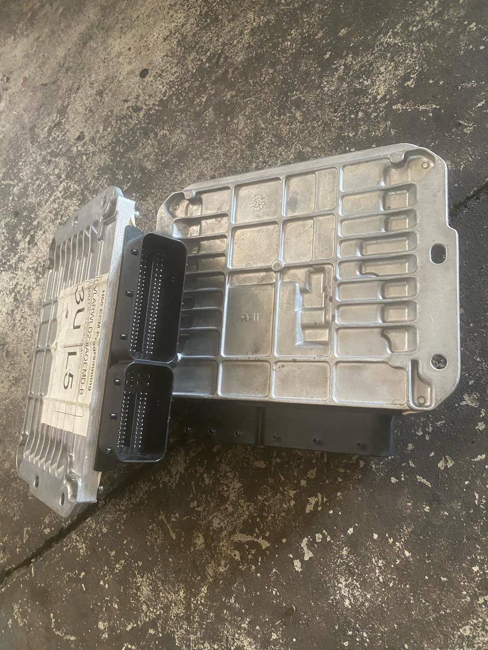 NISSAN NAVARA 2.5 COMPUTER BOX FOR SALE - Private Seller