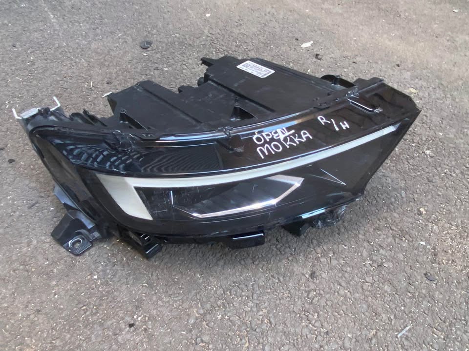 Opel MOKKA headlight - Private Seller Opel MOKKA headlight - Private Seller
