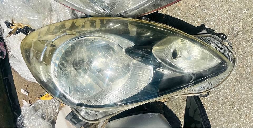 Honda Brio headlight - Private Seller Honda Brio headlight - Private Seller
