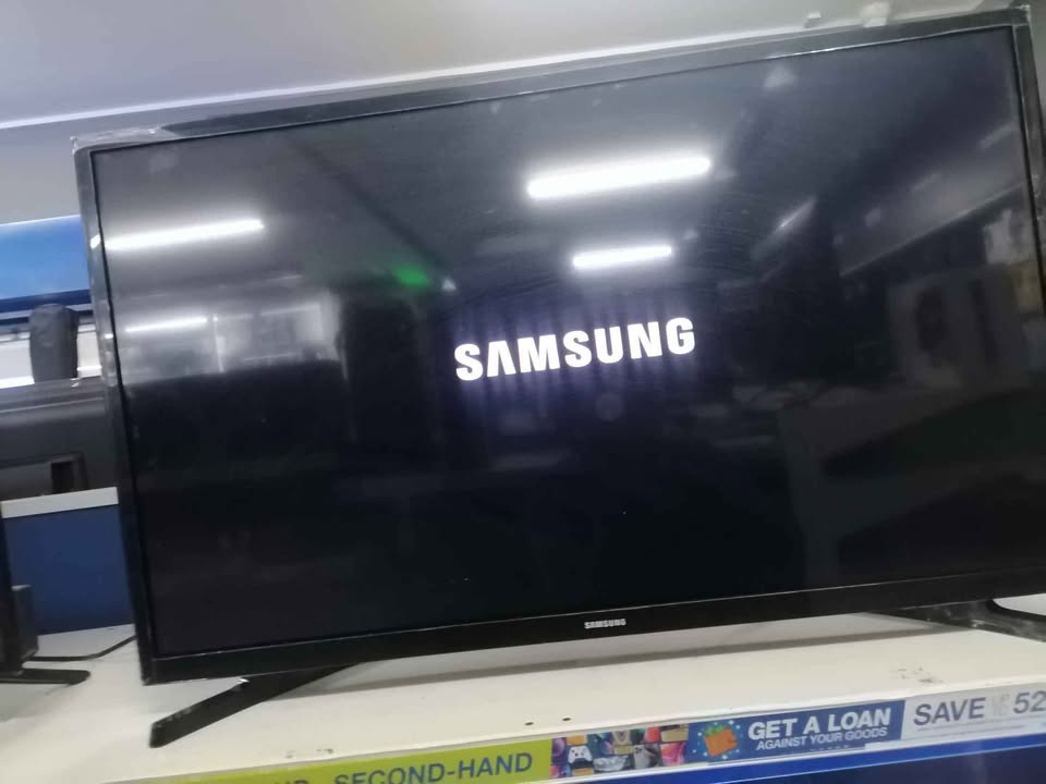 SAMSUNG 32" NON SMART TV