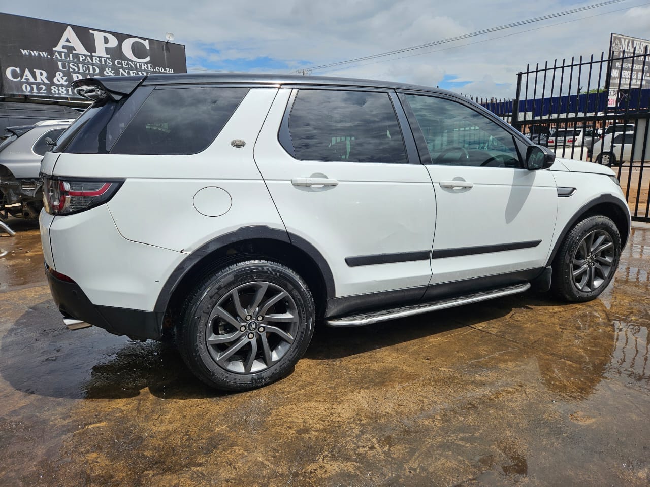 Land Rover Discovery Sport HSE SD4 2015 – Stripping for Spares!