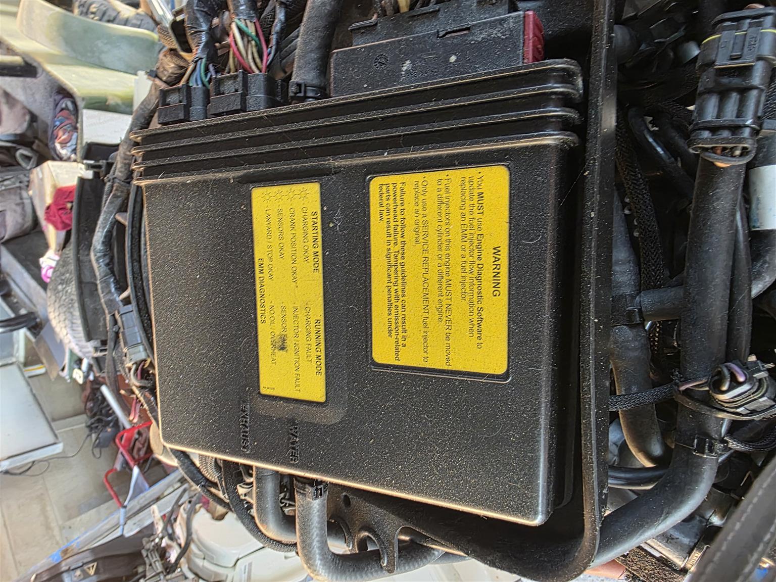 Evinrude etec 130hp x4 breaking up for spares 3 running condition