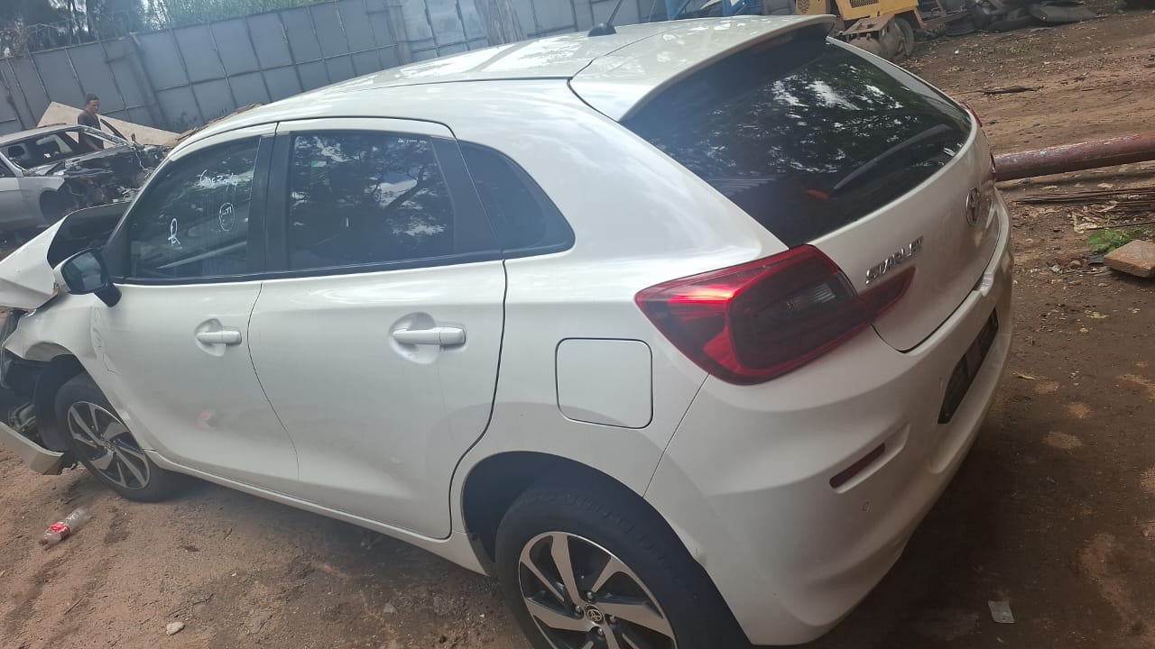 Toyota starlet accident-damaged car stripping | used spare parts for sale